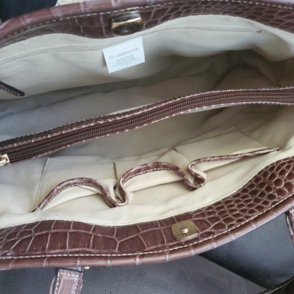 Liz Claiborne handbag/purse, very clean - Picture 8 of 13